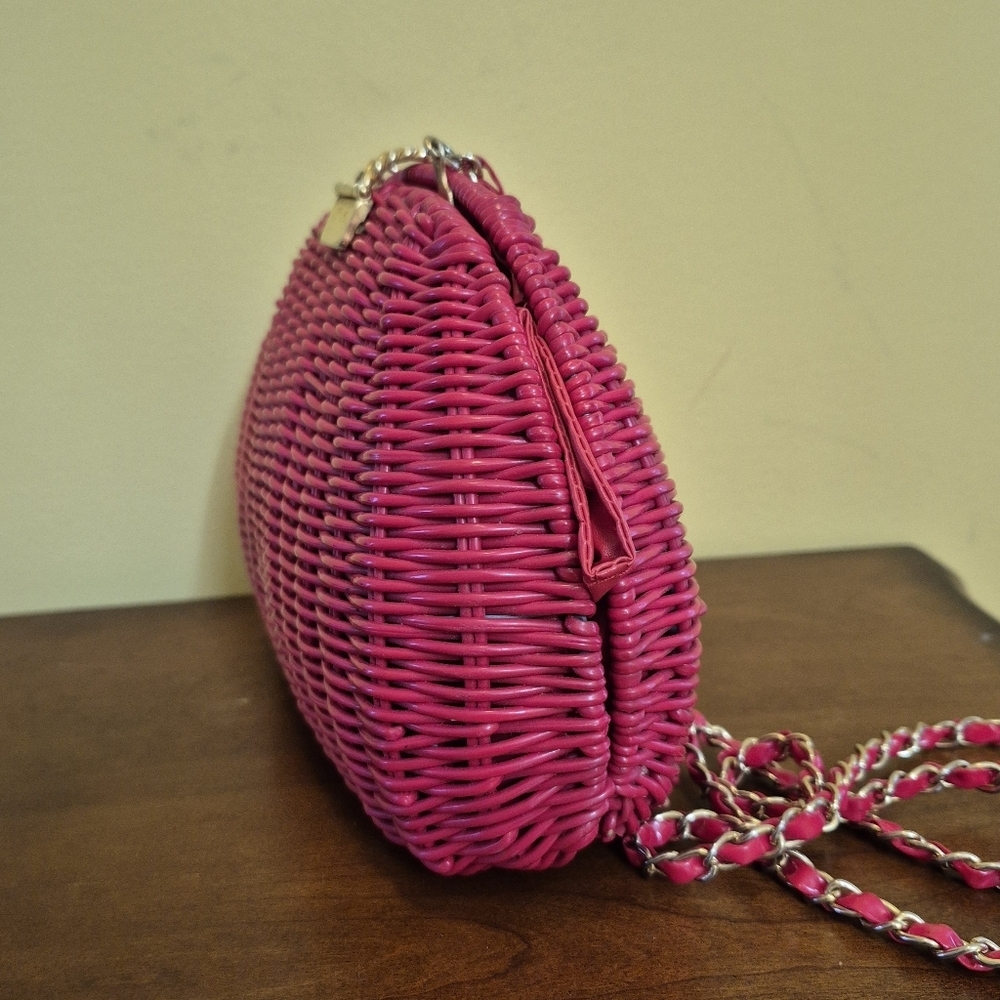 Vintage 1980s La Regale Bohemian Red Wicker Shoulder Purse With Gold Chain - Picture 3 of 8